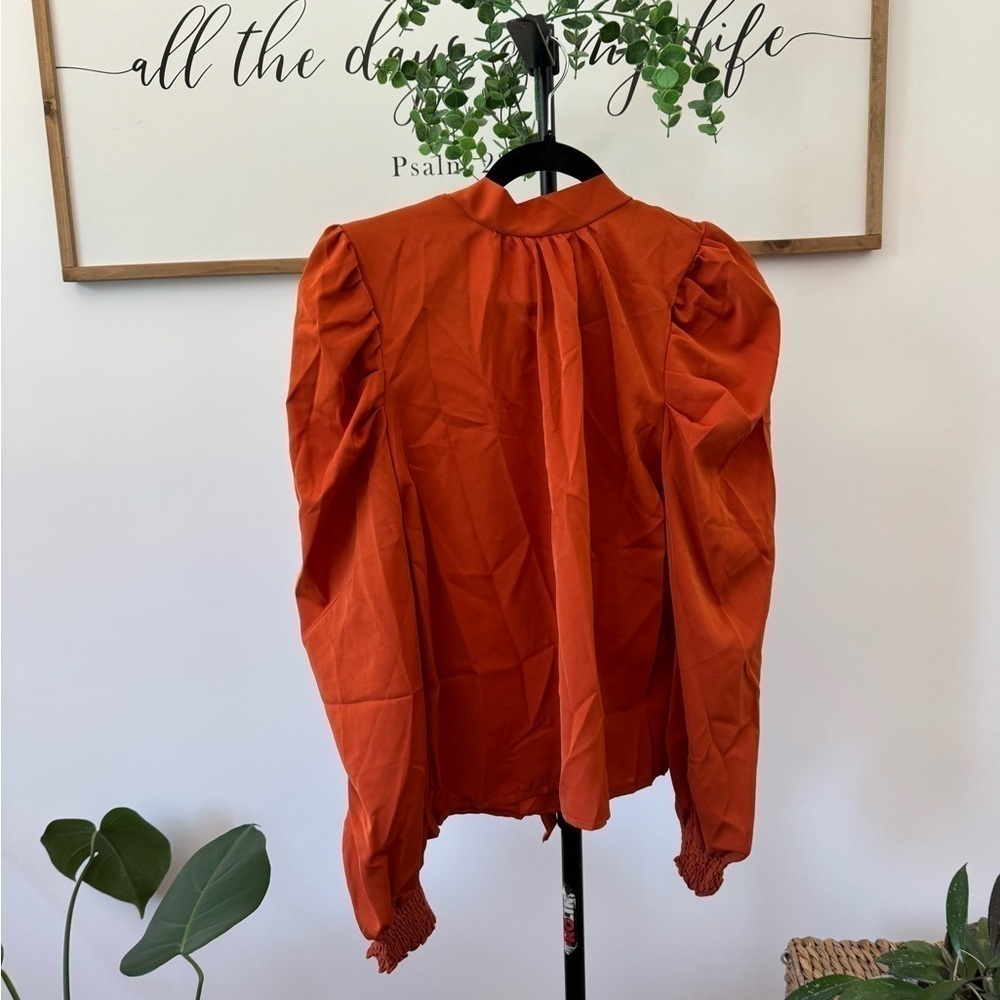 Beautiful puff sleeve orange tie blouse - Picture 5 of 6